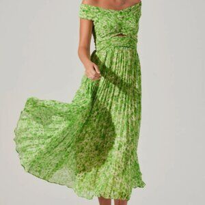 ASTR The Leonara Dress - Green